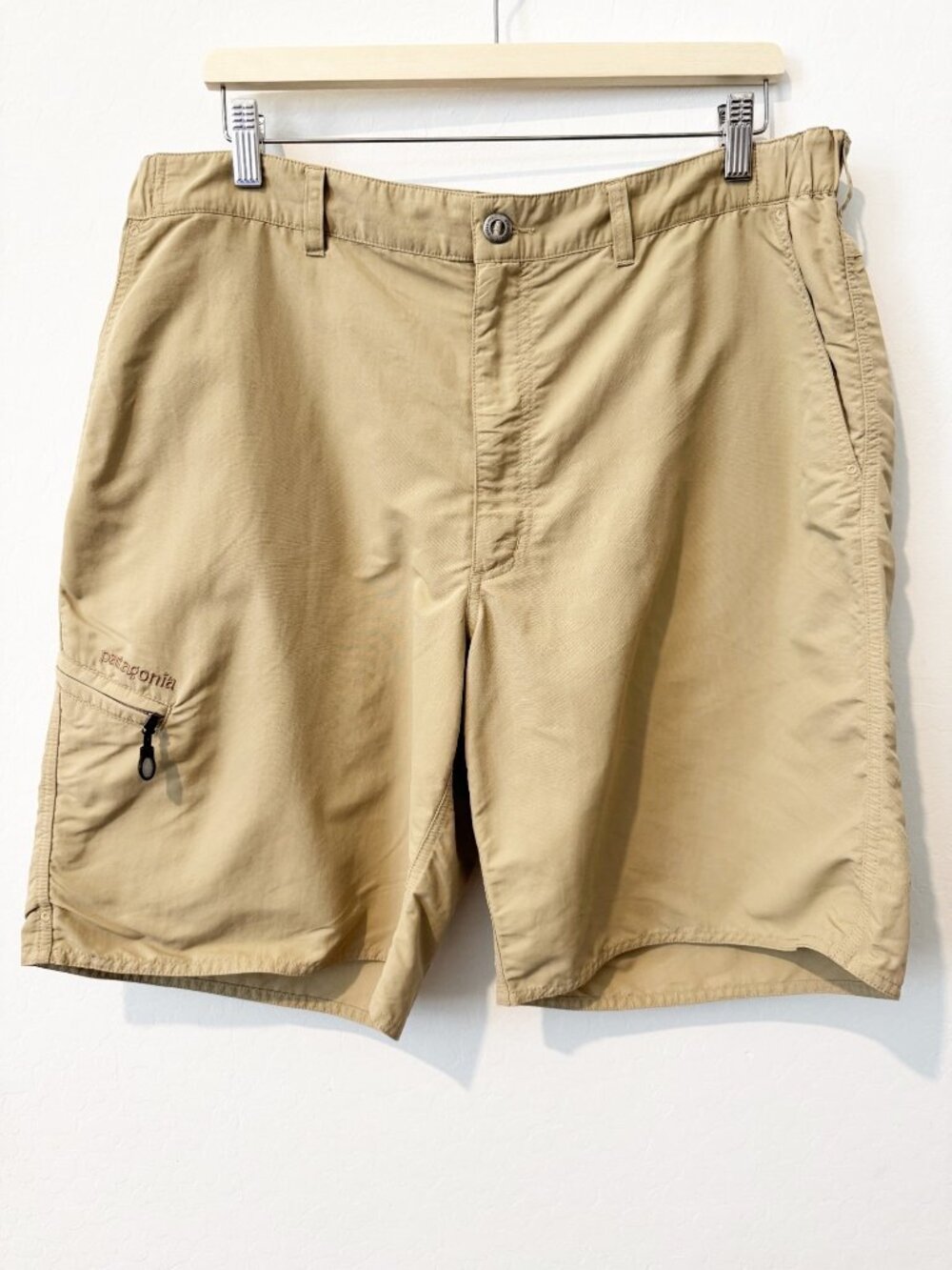 Patagonia Guidewater Cargo Shorts XL Tan Gorpcore Granola Streetwear Hiking Gear